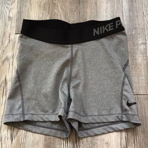 NIKE PRO COMPRESSION SHORTS GRAY